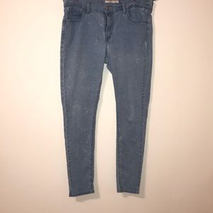 Levi’s “710 Super Skinny” Jeans (Size 33)